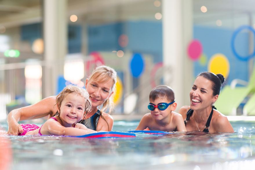 burgenland-c-kinder-in-therme.jpg
